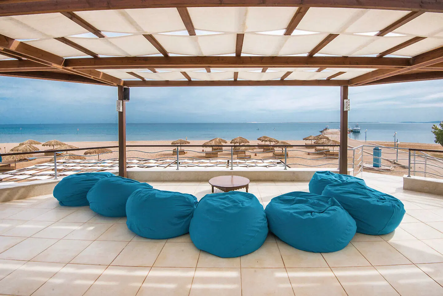 Shams Lodge Water Sports Resort Bar