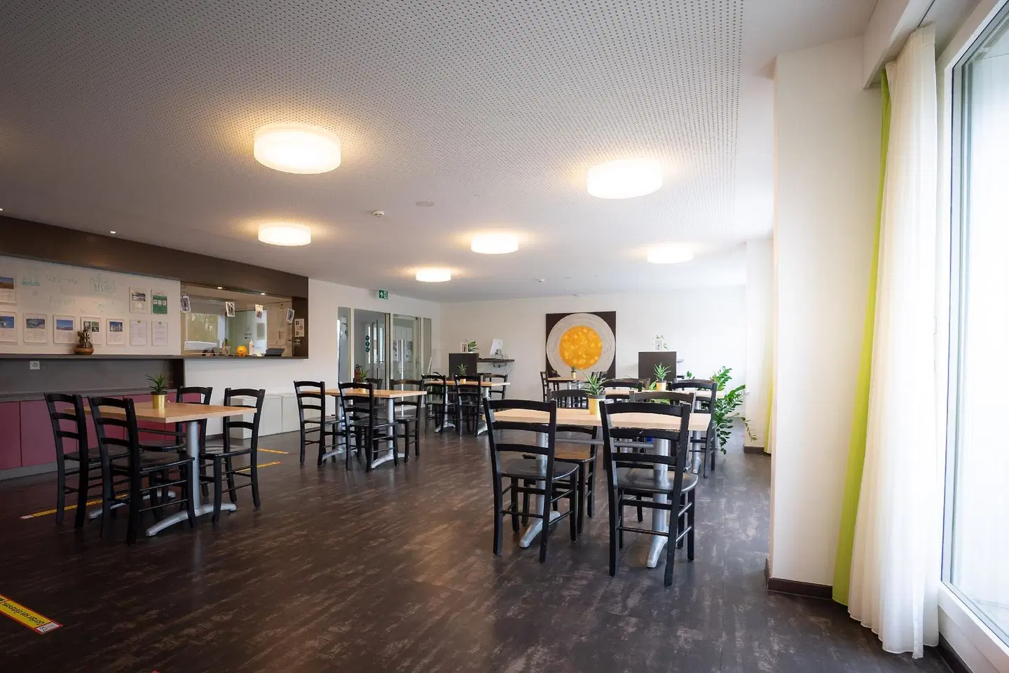 Nyon Hostel Restaurant