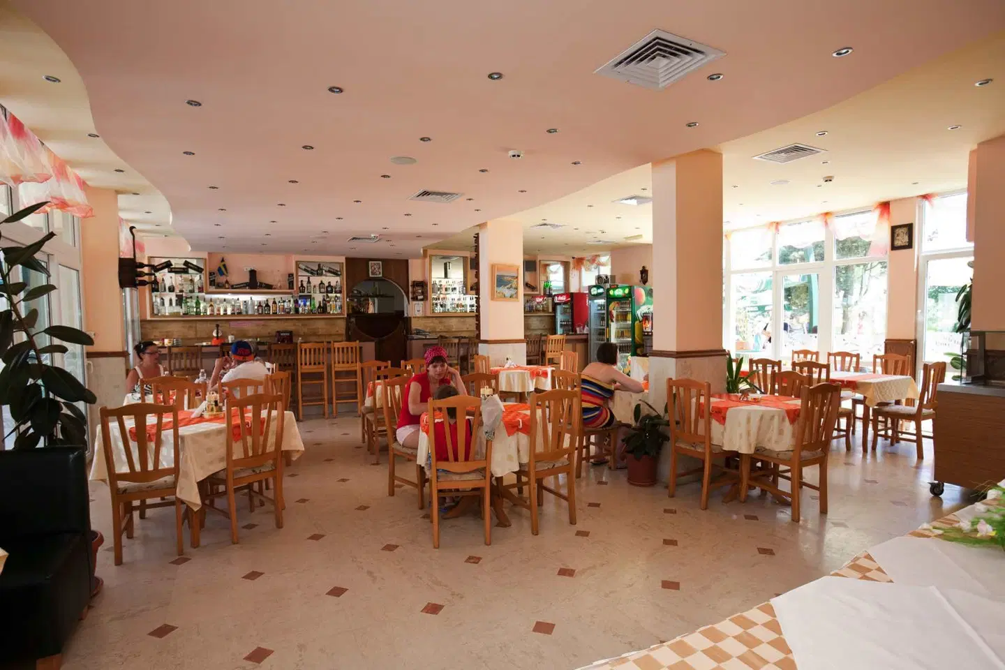 Sunny Day Club Hotel Restaurant