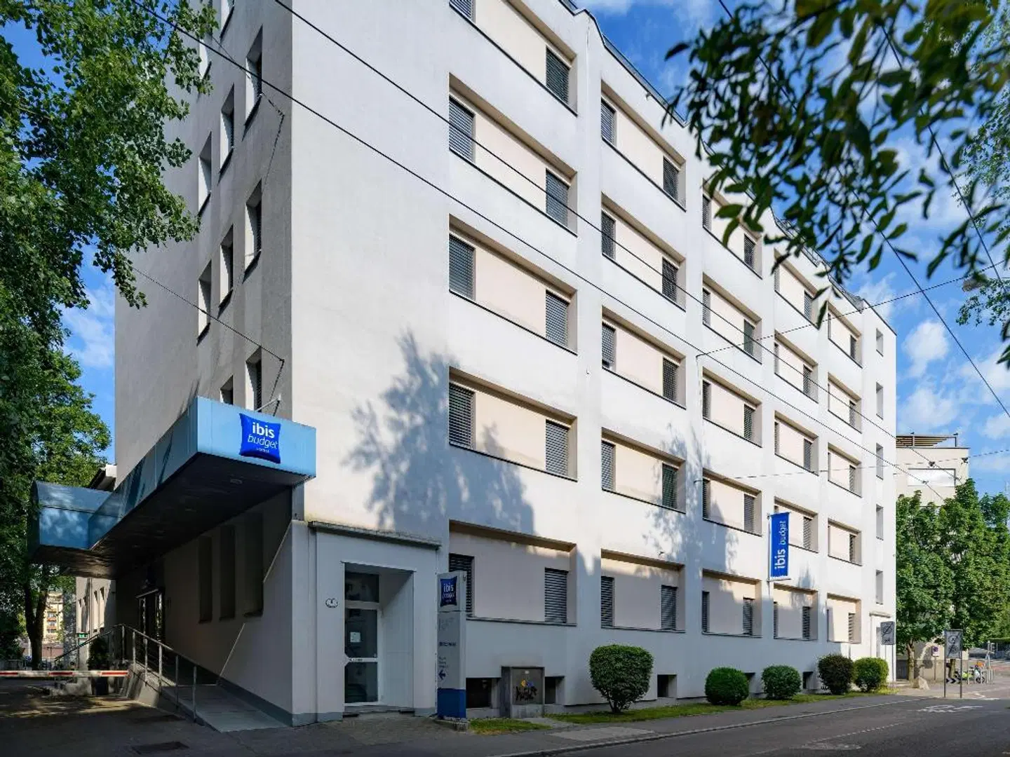 ibis budget Luzern City EXTERIOR