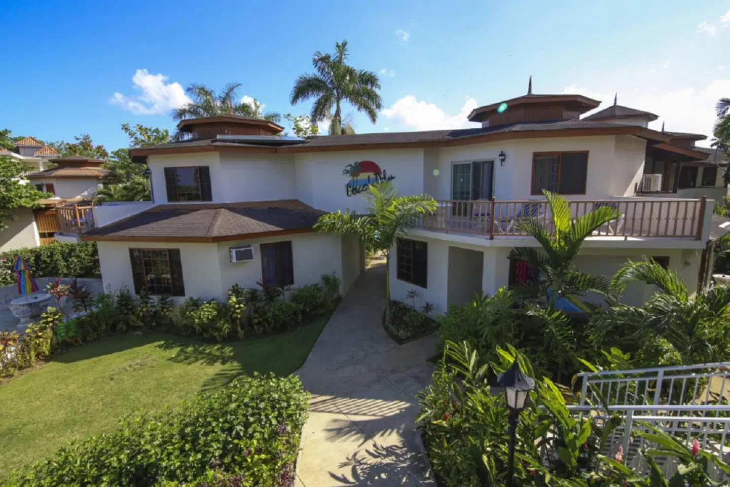 CocoLaPalm A Seaside Resort EXTERIOR