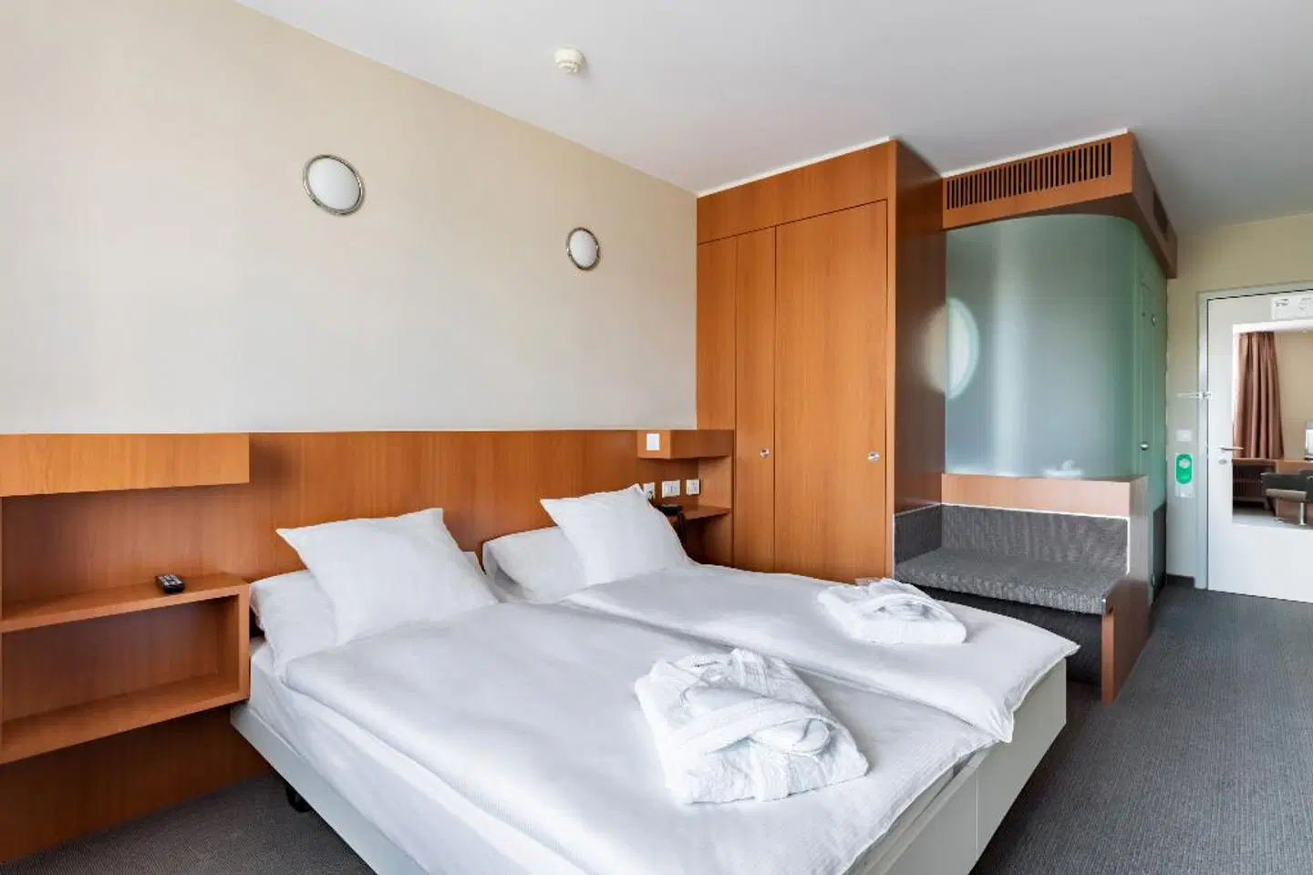 Cornavin ROOM_EXAMPLE