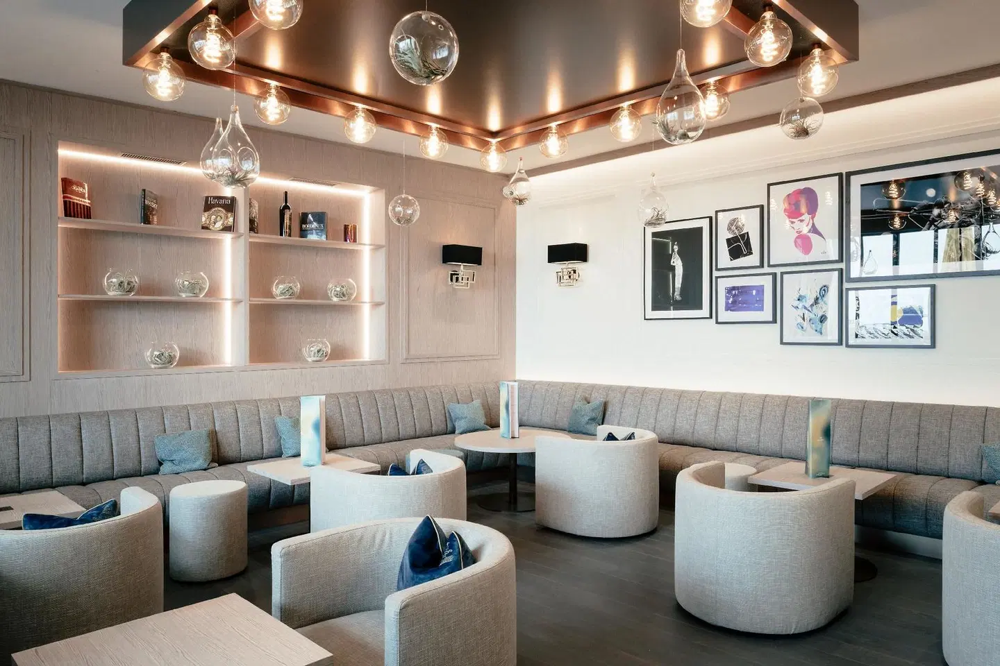 Grand Hotel Suisse Majestic, Autograph Collection Bar