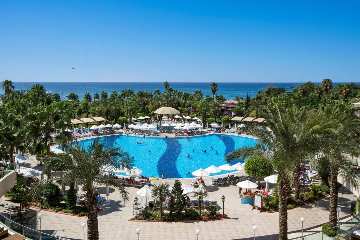 Saphir Resort & Spa OUTDOOR_POOL