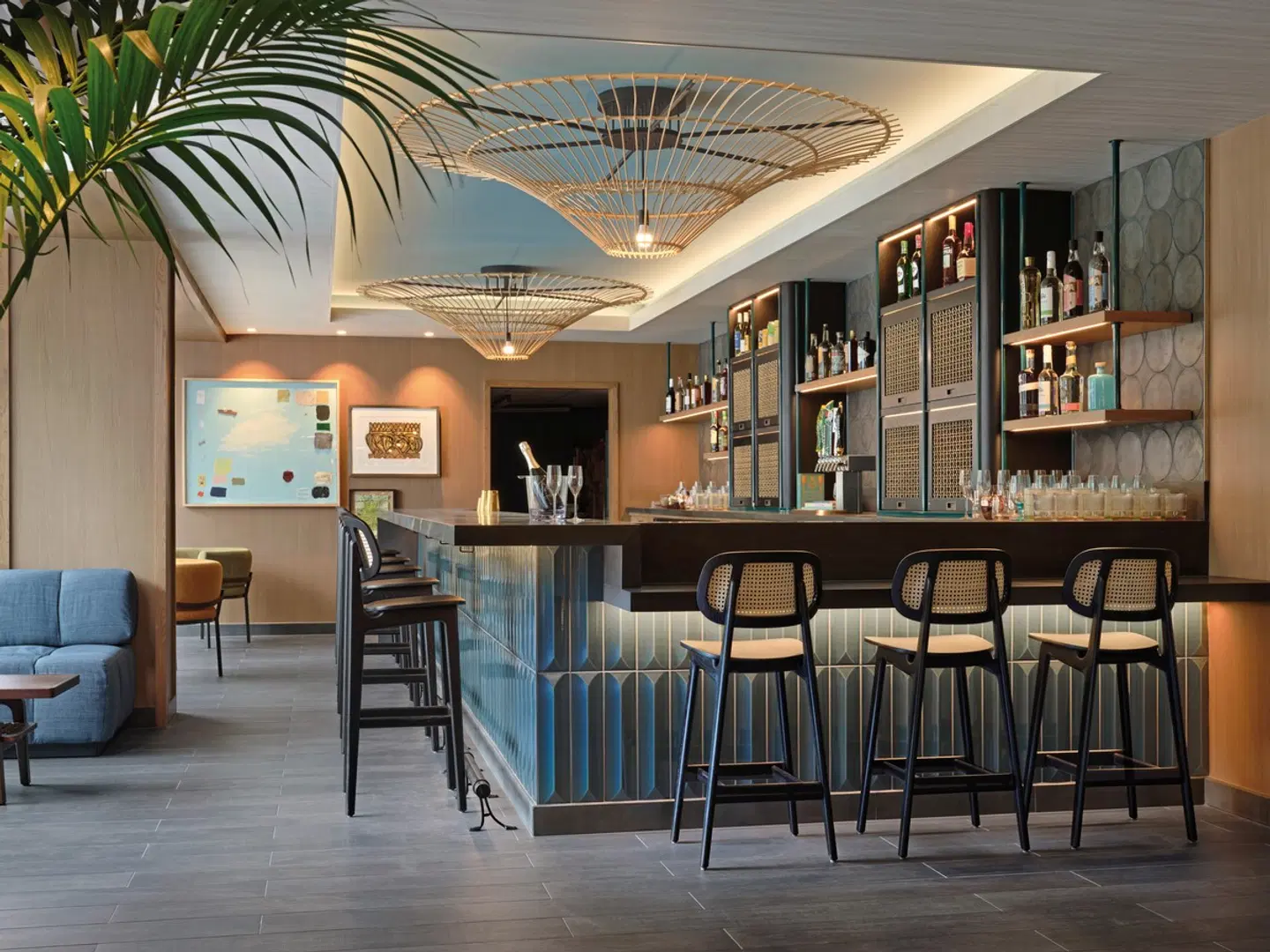 Romer House Waikiki Bar