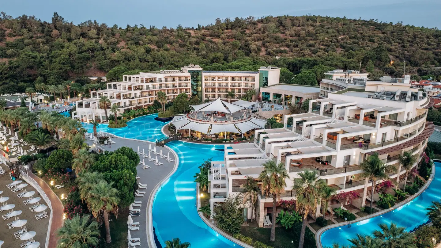 Paloma Pasha OUTDOOR_POOL