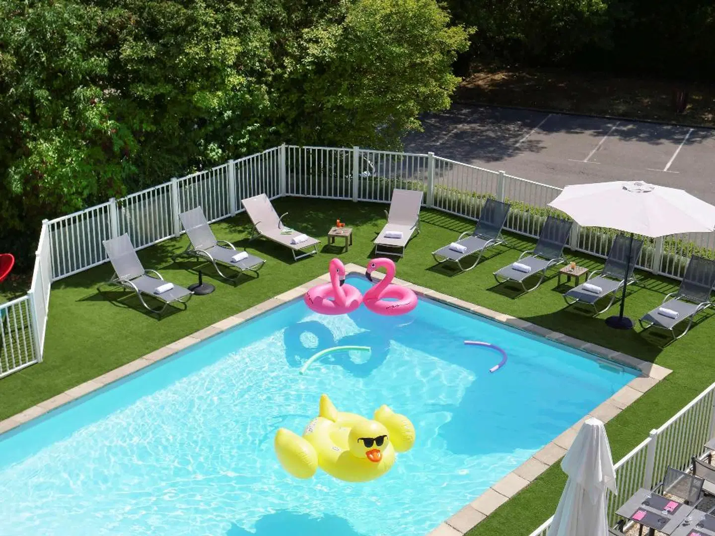 Mercure Annemasse Porte de Geneve OUTDOOR_POOL