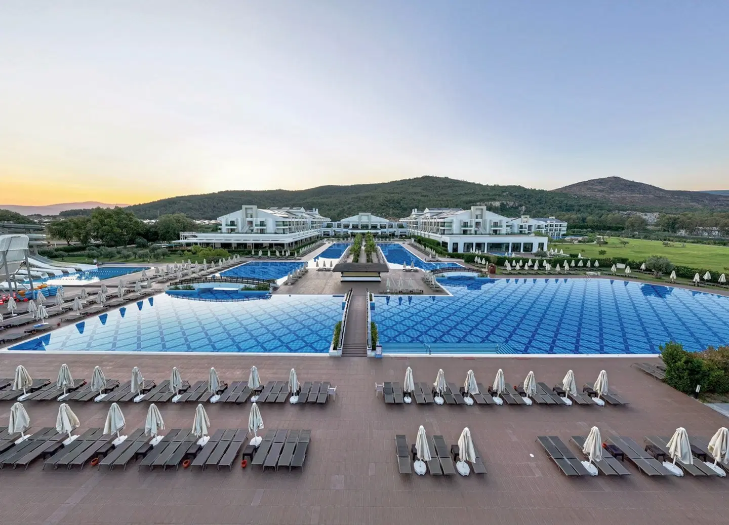 Korumar Ephesus Spa & Beach Resort OUTDOOR_POOL