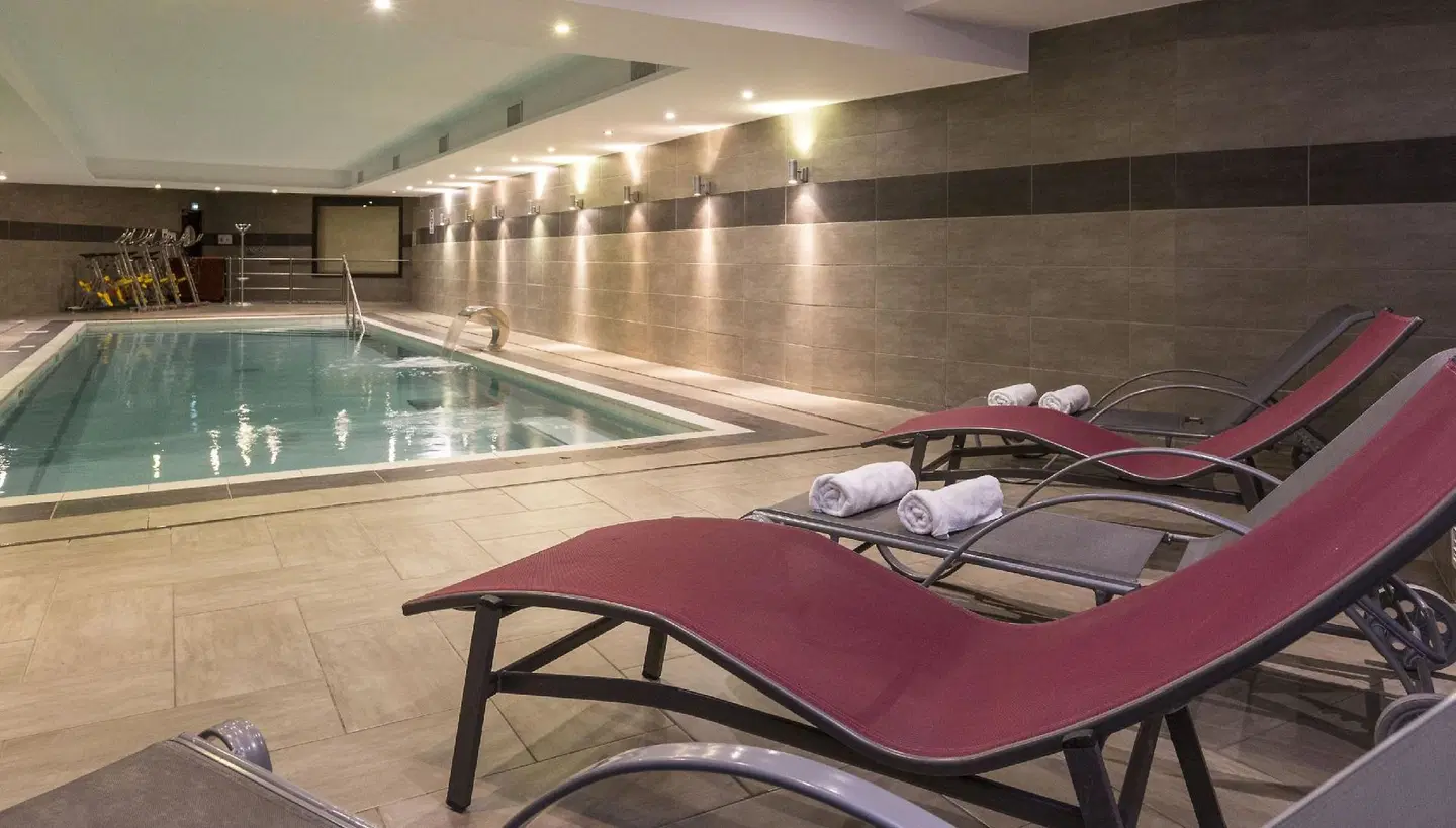 Appart'hôtel et Spa Odalys Ferney Genève Hallenbad