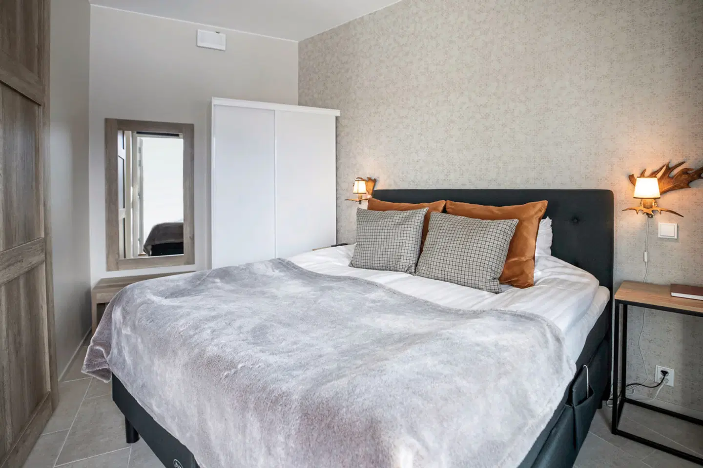 Santa Claus Holiday Village ROOM_EXAMPLE