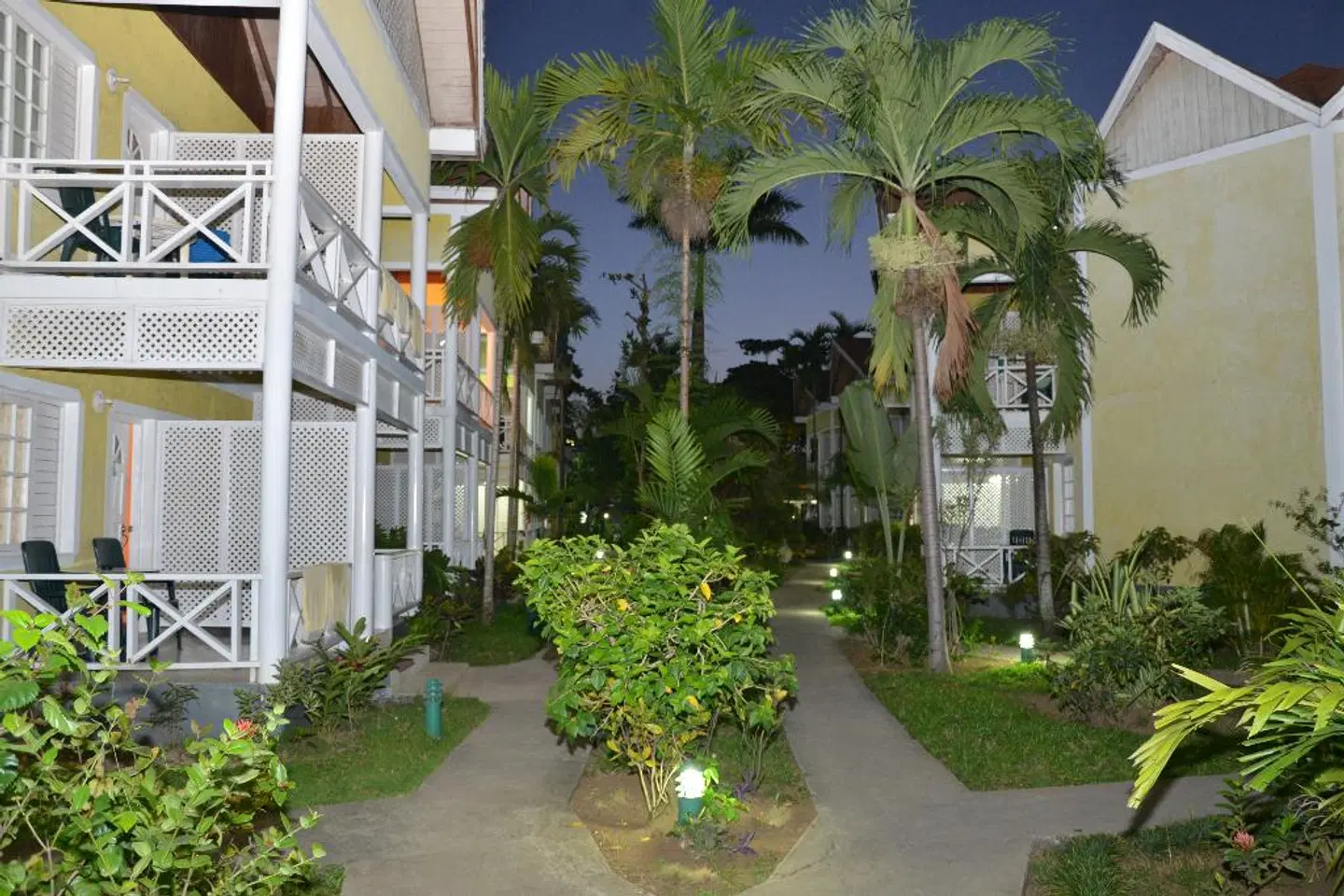 Merril's Beach Resort II EXTERIOR