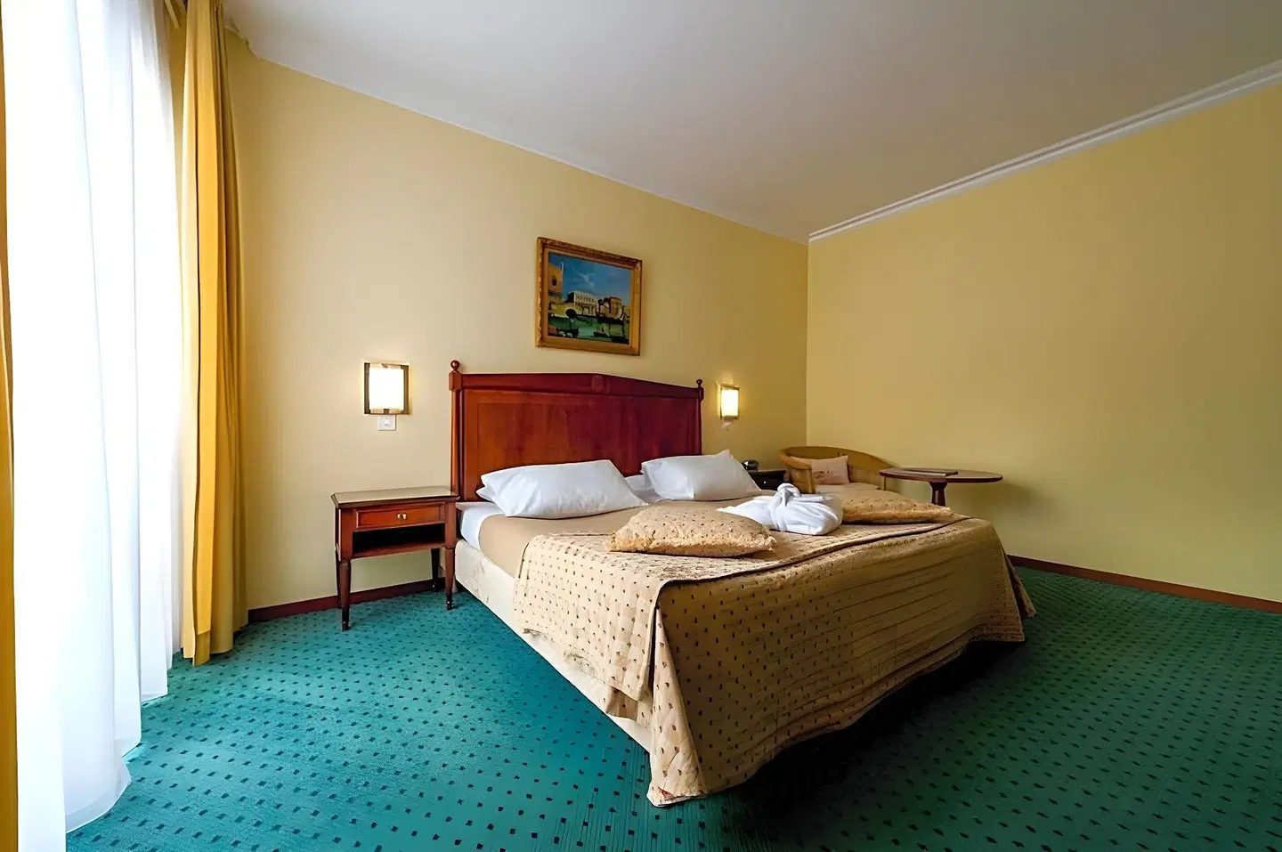 Churchill ROOM_EXAMPLE