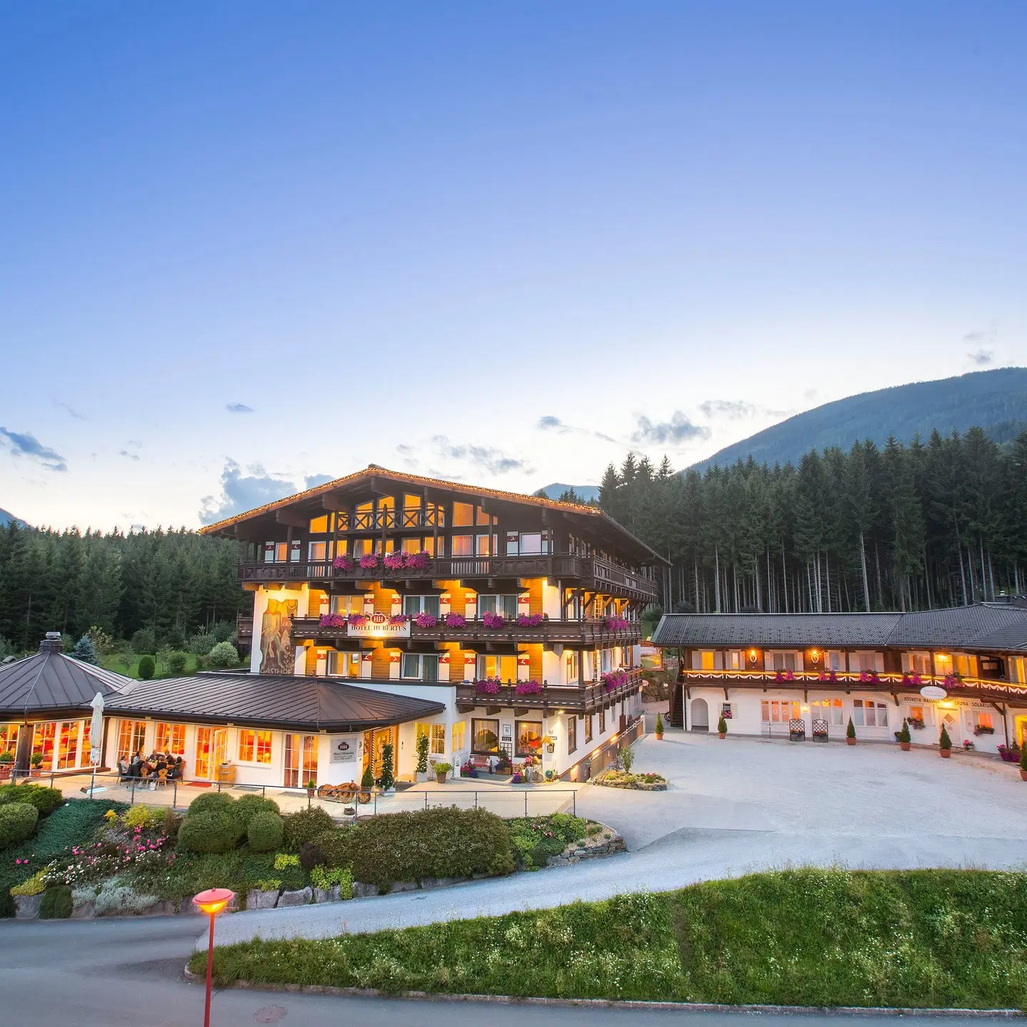 Hotel Hubertus EXTERIOR