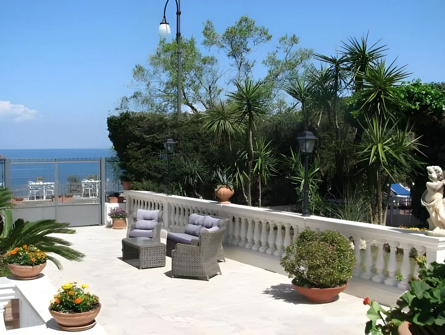 Villa Garden EXTERIOR