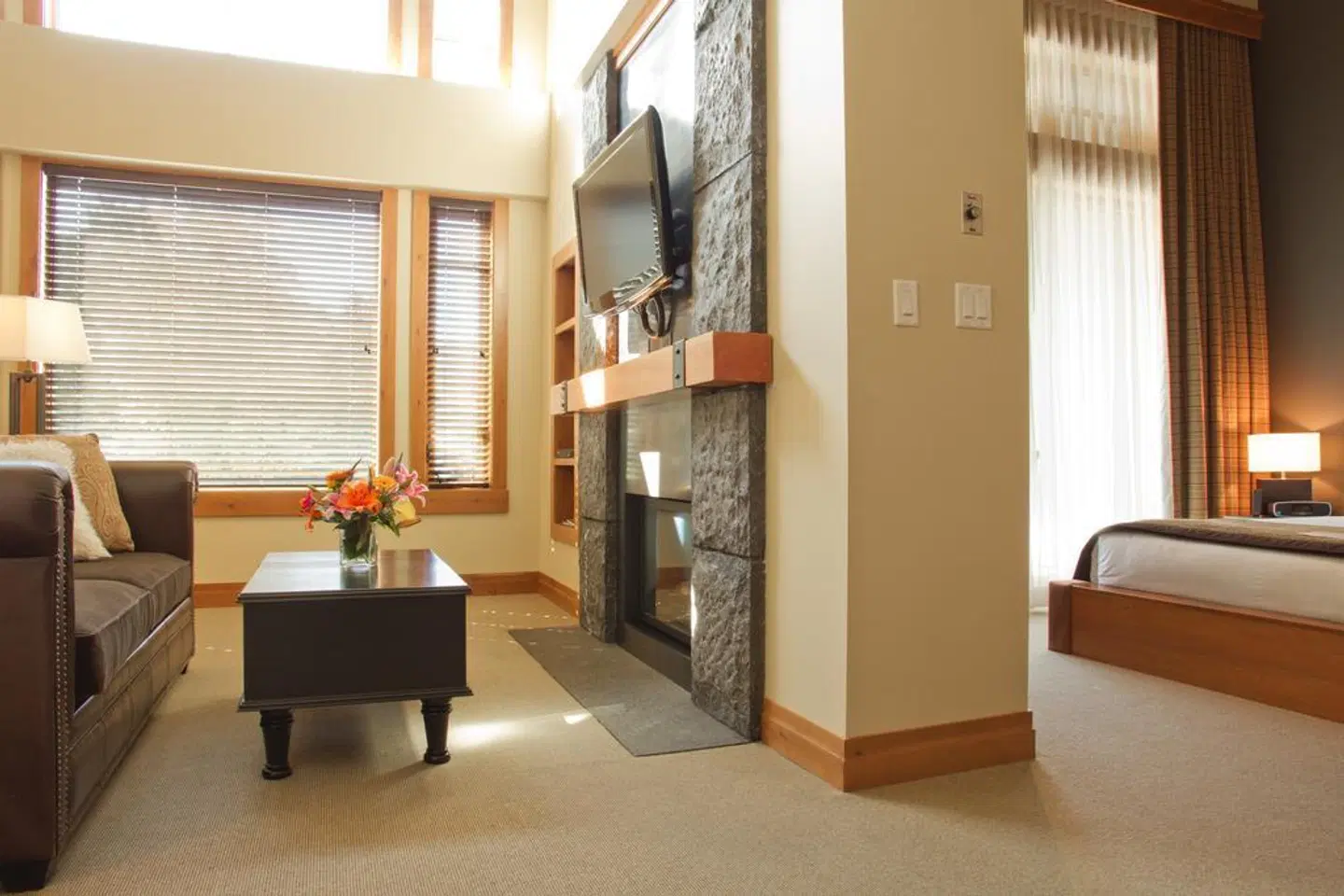 Nita Lake Lodge LOUNGE_LOBBY