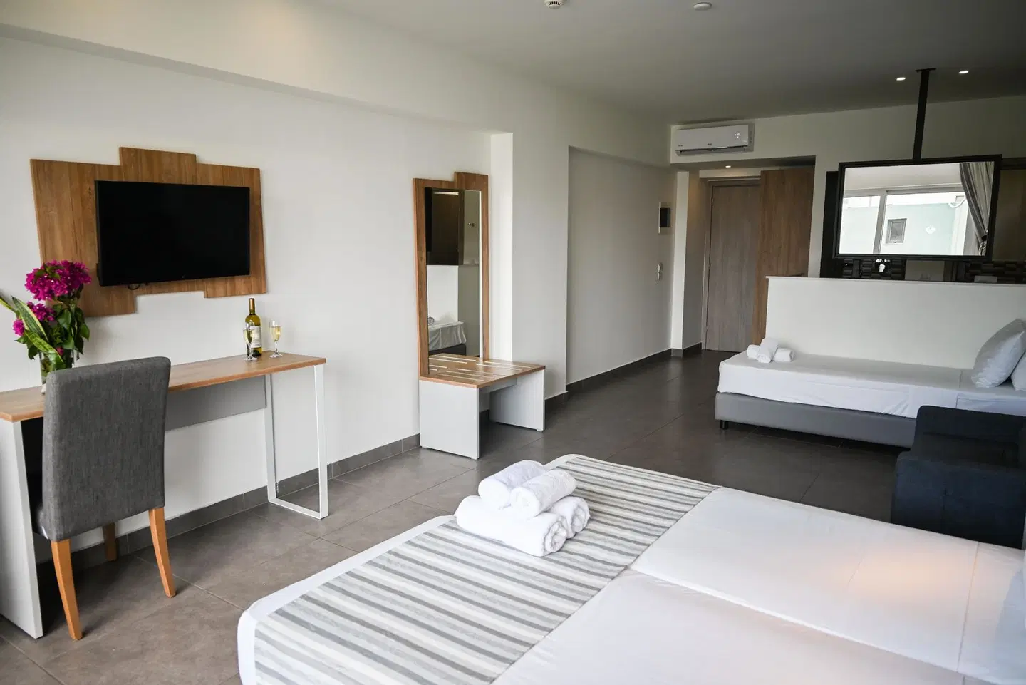 Pollis Hotel ROOM_EXAMPLE