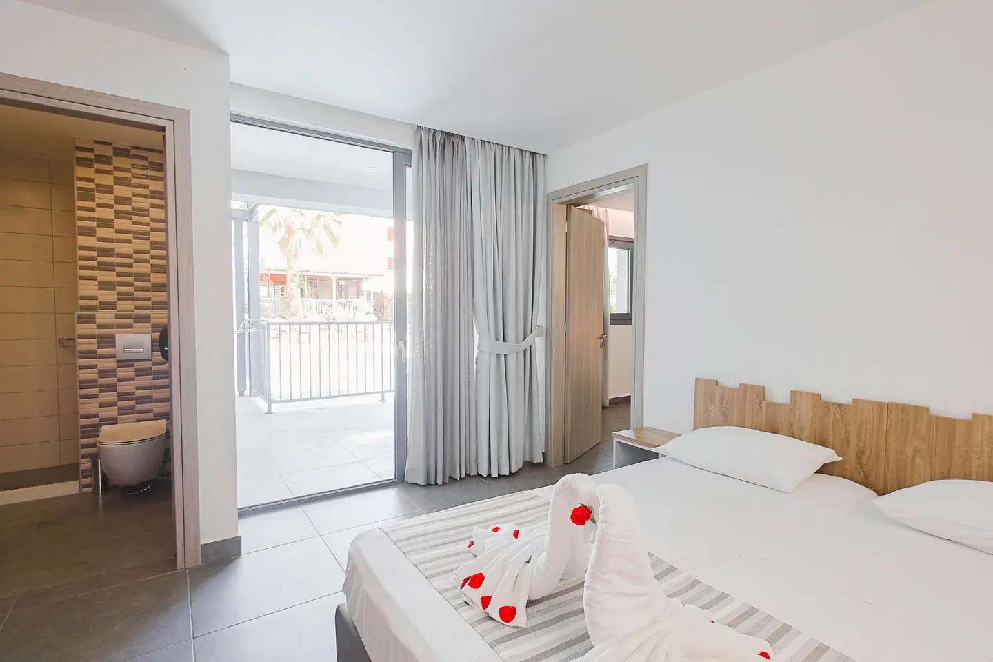 Pollis Hotel ROOM_EXAMPLE