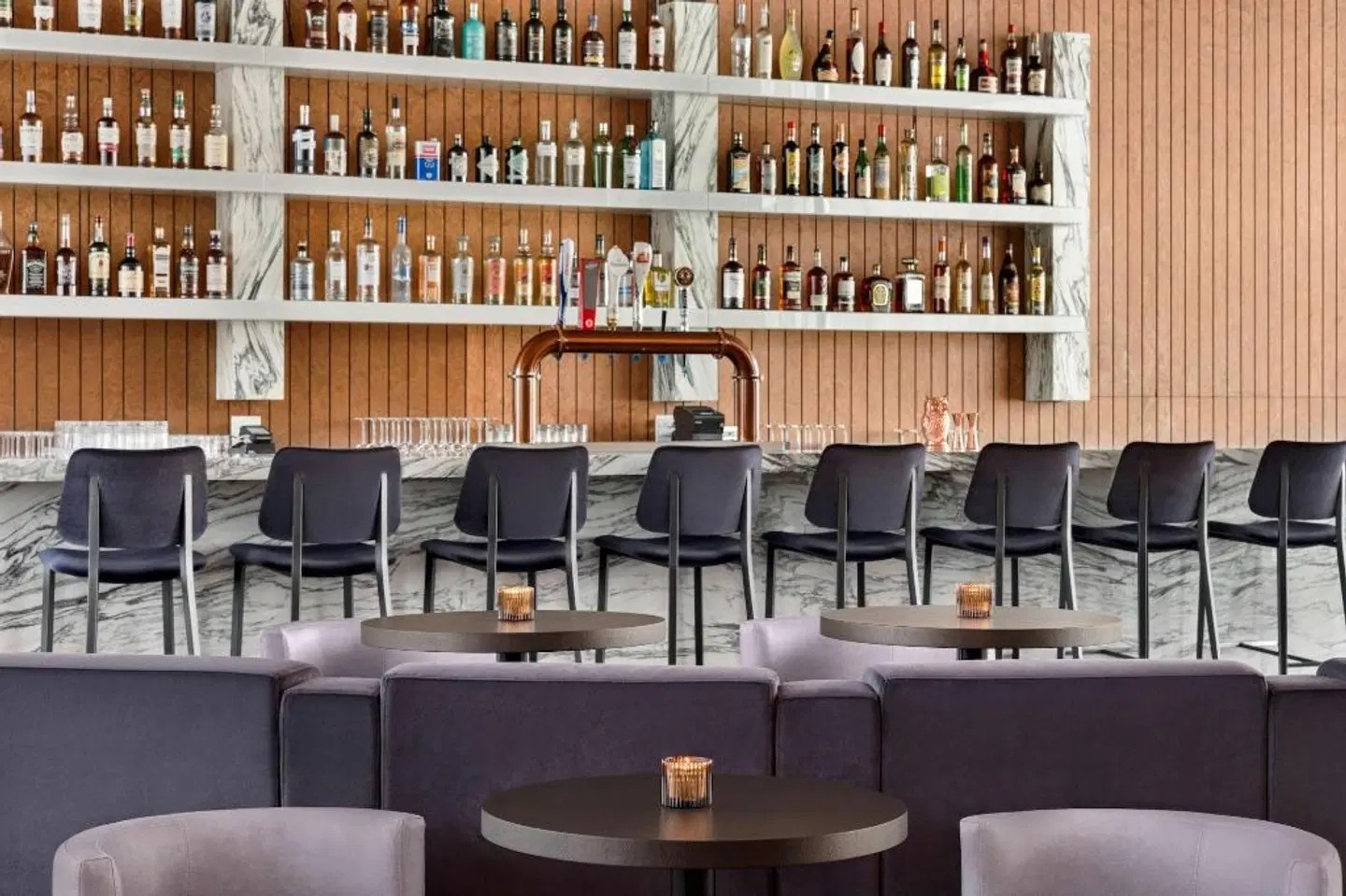 Hyatt Centric Montreal Bar