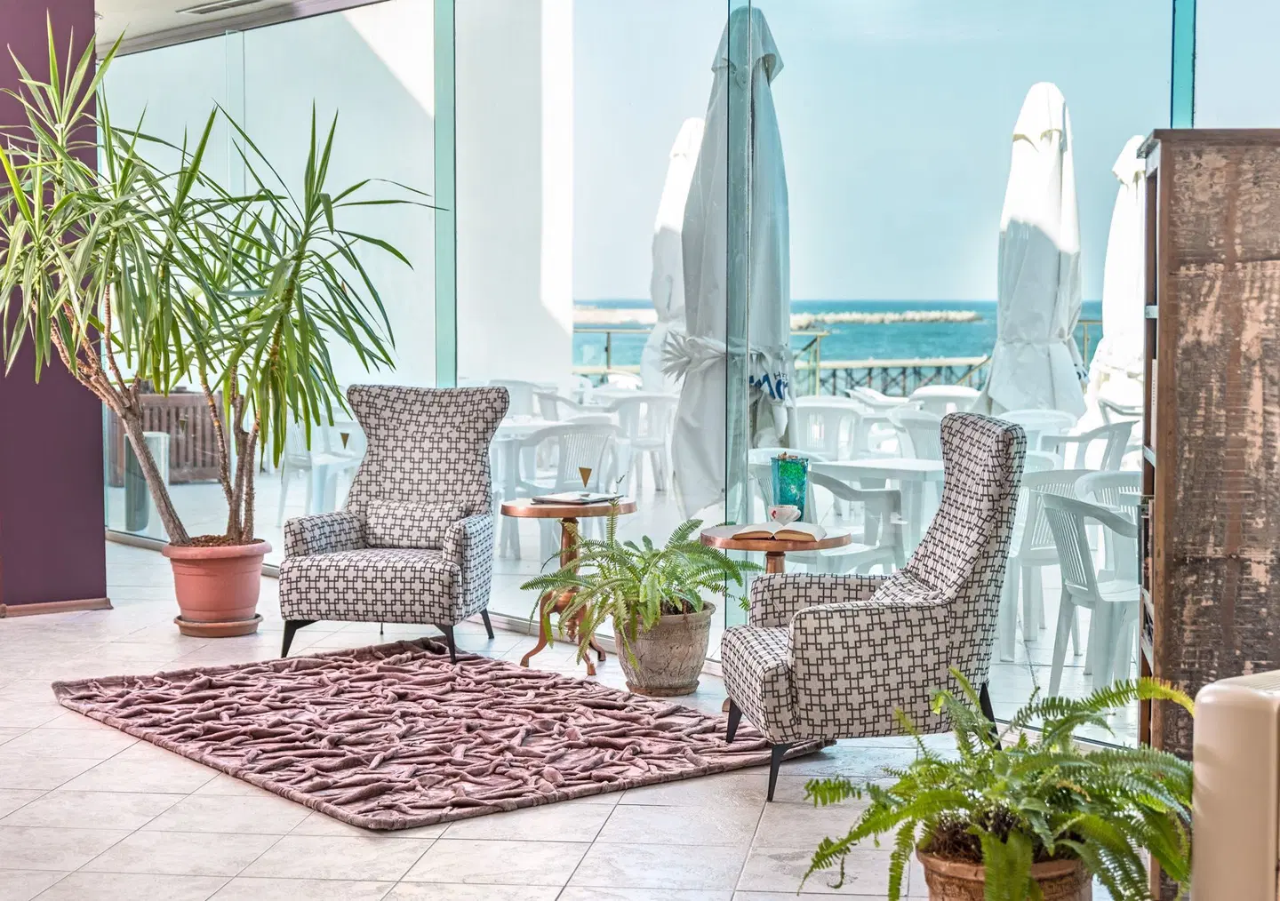 Sunny Day Marina Beach Terrasse