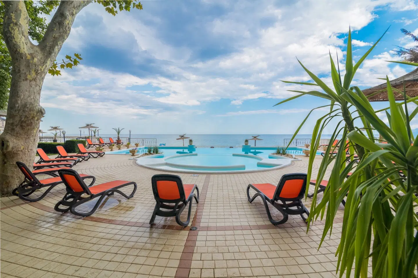 Sunny Day Marina Beach Terrasse