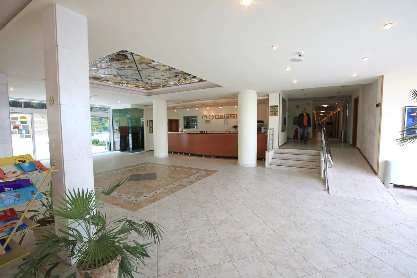 Sunny Day Marina Beach LOUNGE_LOBBY