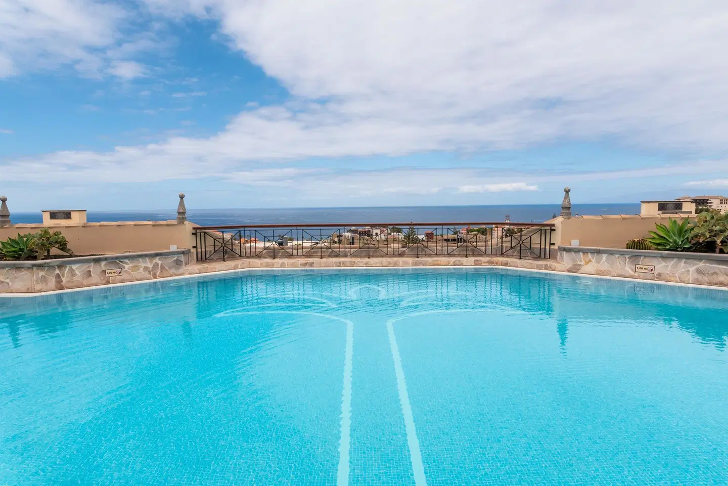 GF Gran Costa Adeje OUTDOOR_POOL