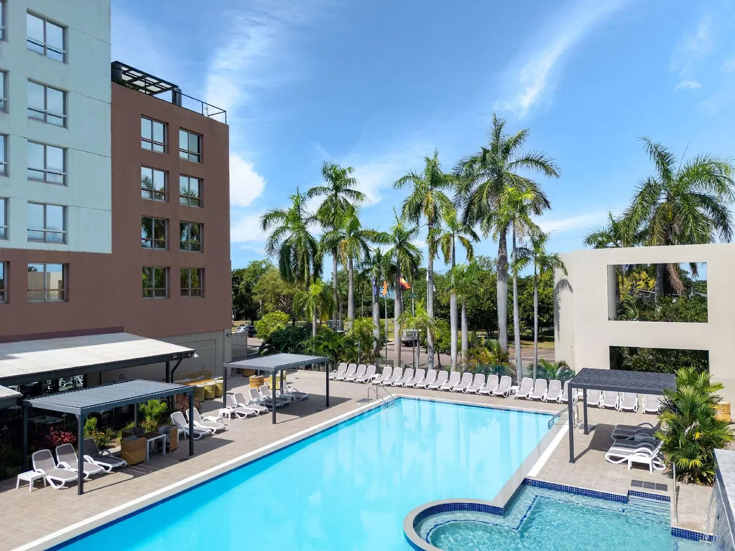 DoubleTree by Hilton Hotel Esplanade Darwin OUTDOOR_POOL