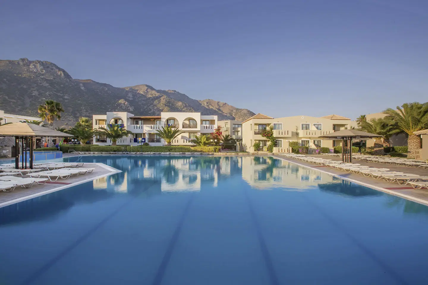 Akti Beach Club OUTDOOR_POOL