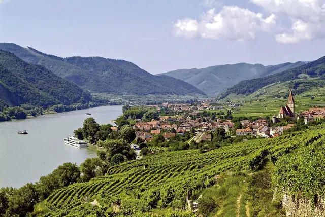 MS Primadonna - Passau-Budapest-Passau LANDSCAPE