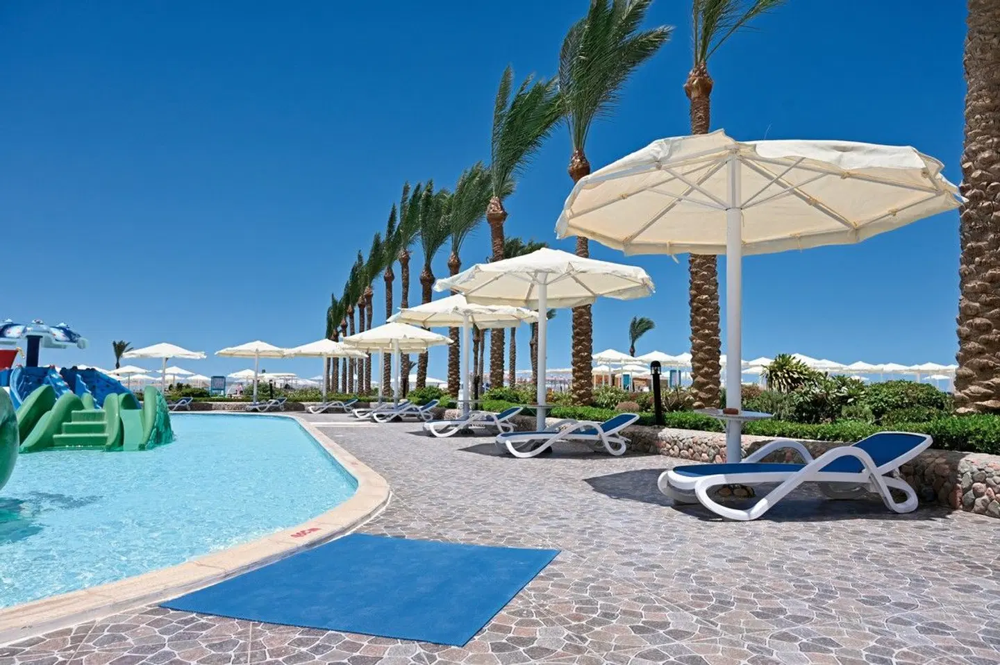 SUNRISE Serano Aqua Park Resort Strand