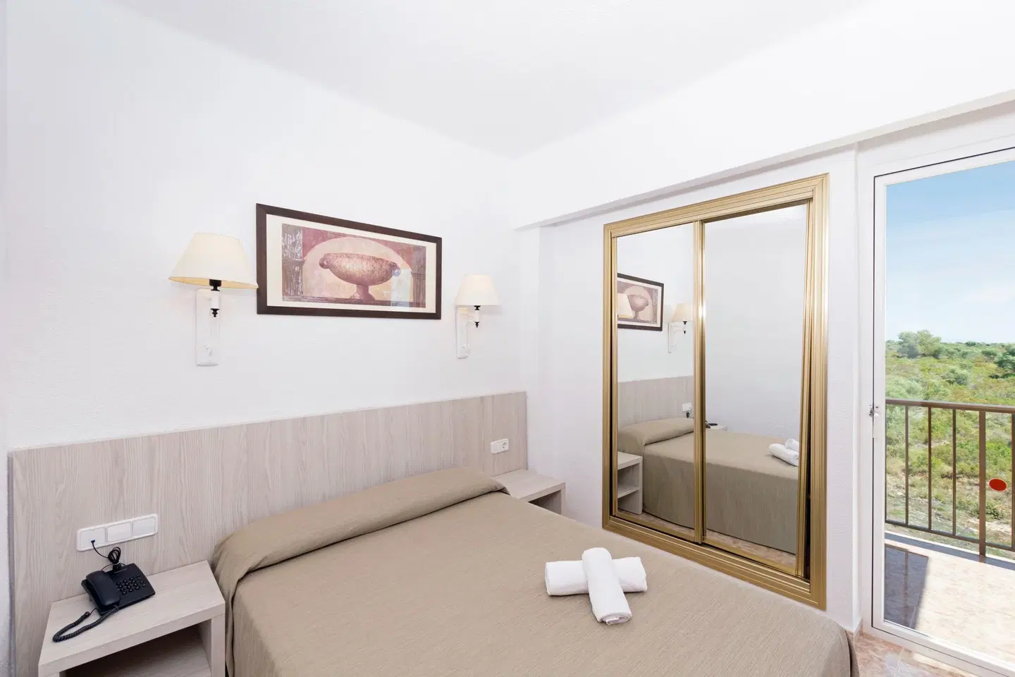 HSM Canarios Park ROOM_EXAMPLE