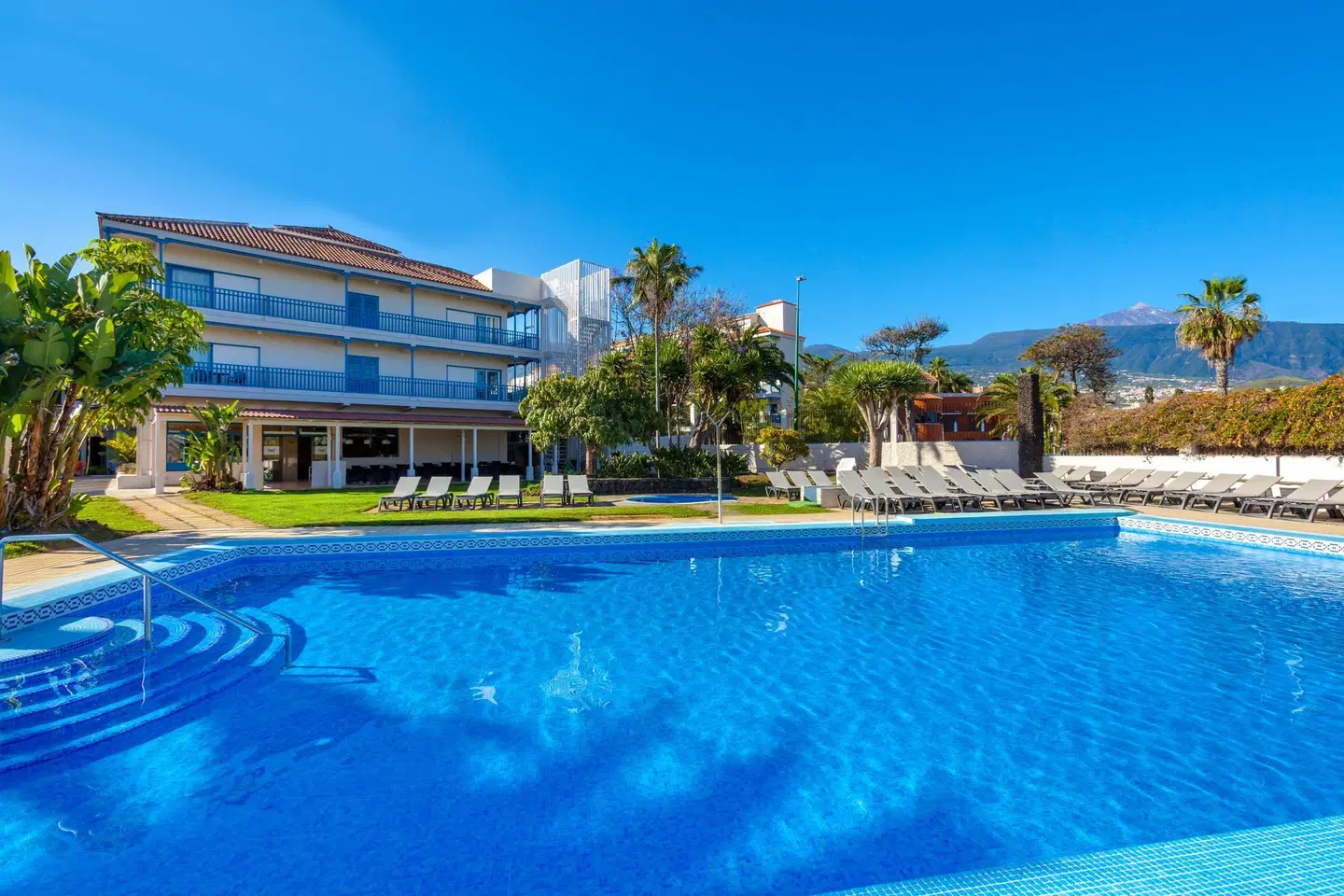 O7 Tenerife OUTDOOR_POOL