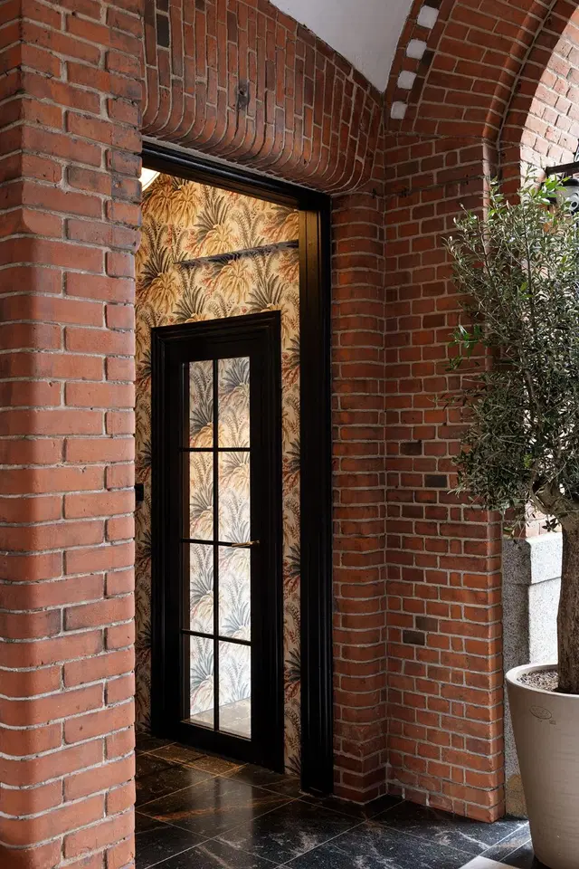 Hypernym Luxury Apartments HEALTH_BEAUTY