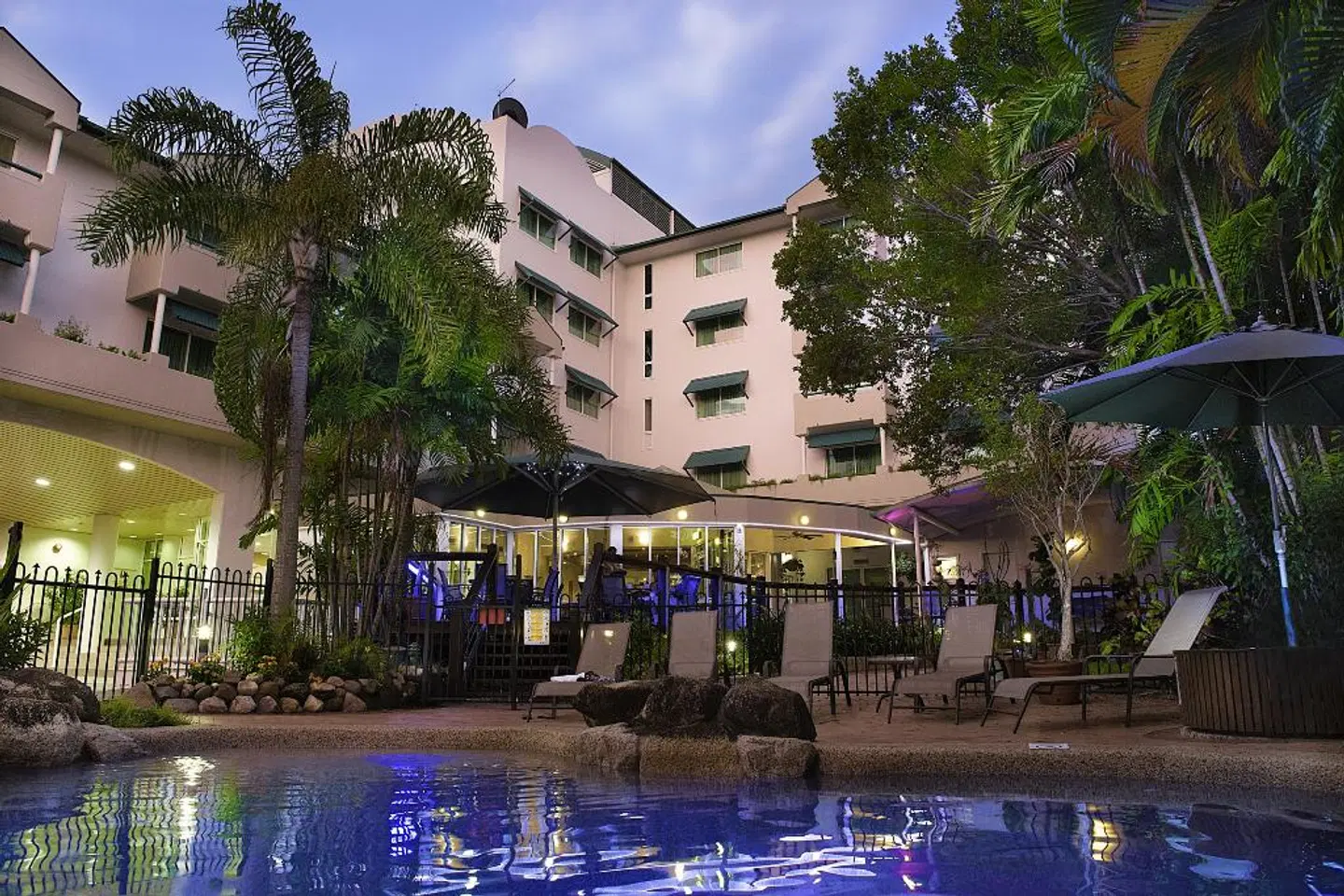 Cairns Sheridan Hotel OUTDOOR_POOL
