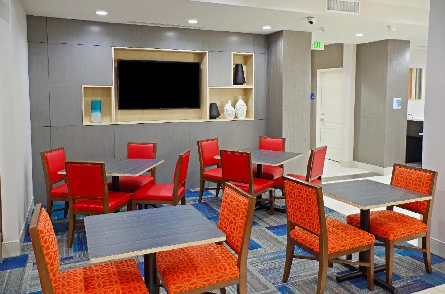 Holiday Inn Express & Suites Phoenix North - Scottsdale LOUNGE_LOBBY