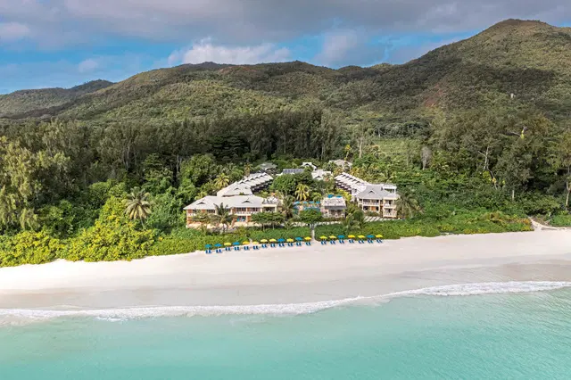 Acajou Beach Resort LANDSCAPE