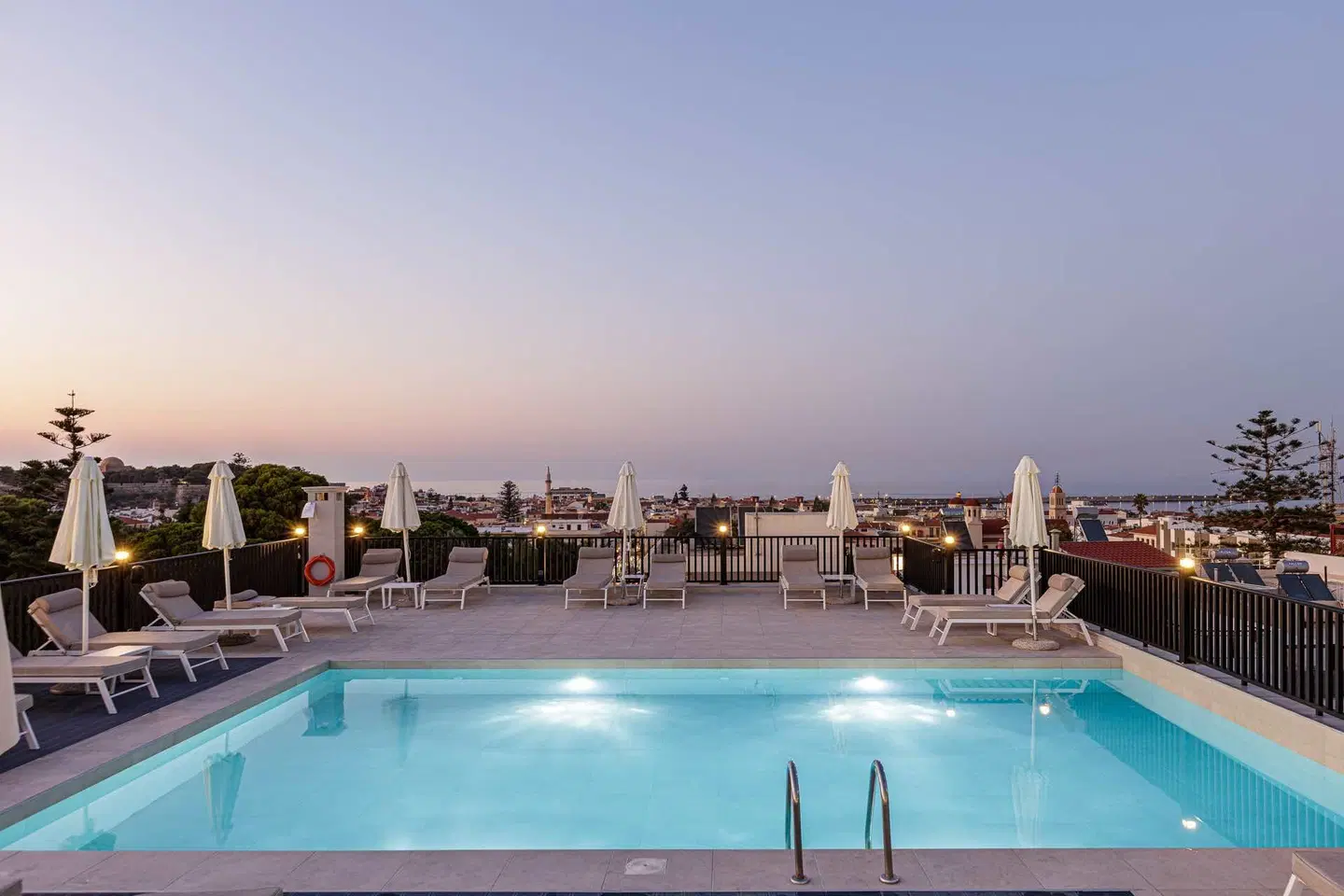 Jo An Palace Hotel OUTDOOR_POOL