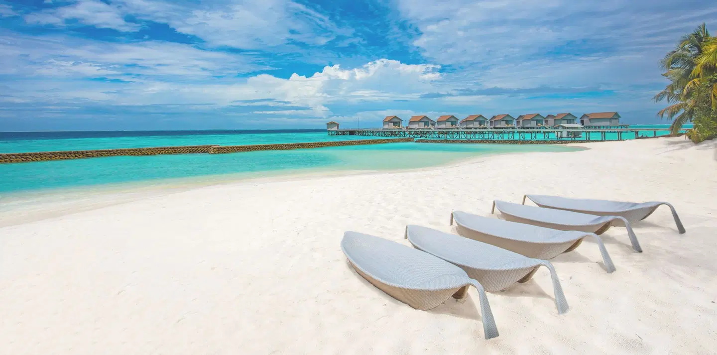 Centara Ras Fushi Resort & Spa Maldives Strand