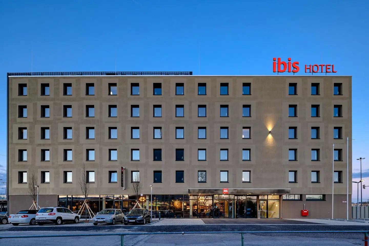 ibis Landshut City EXTERIOR