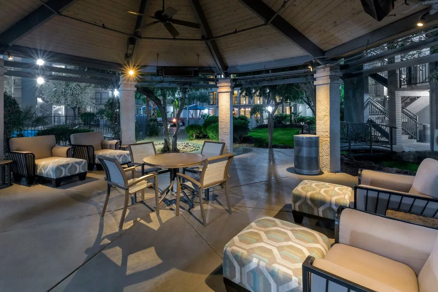 Holiday Inn & Suites Phoenix Airport North Terrasse