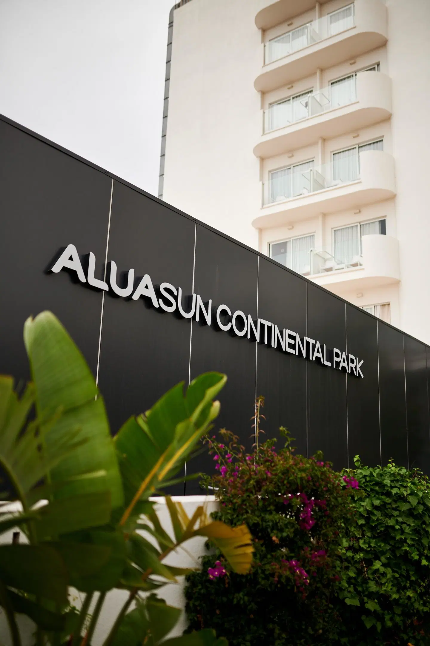 AluaSun Continental Park EXTERIOR