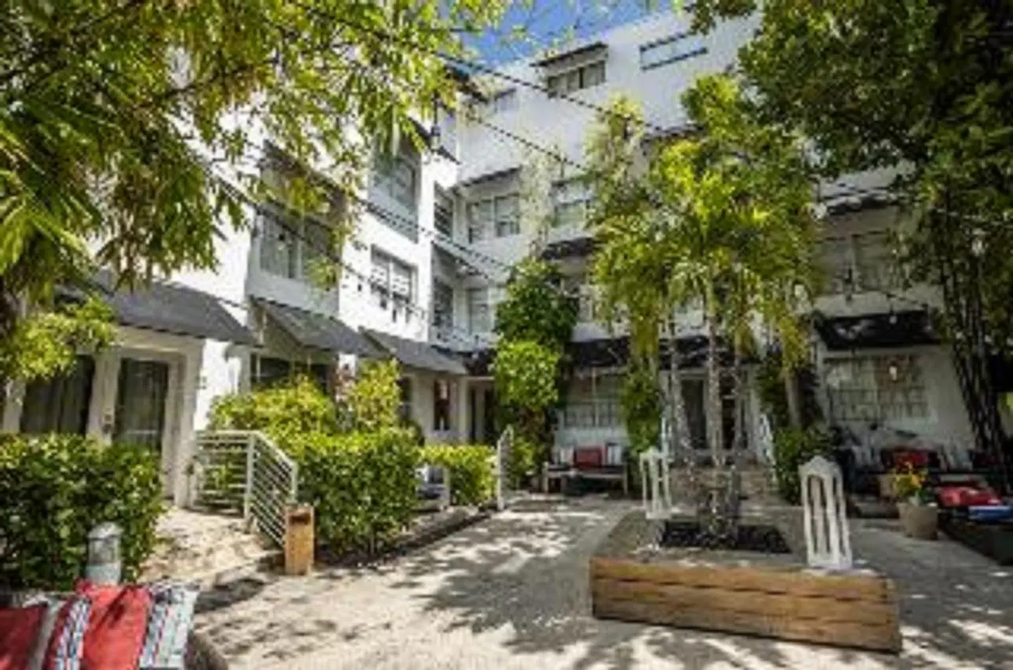 Metropole Suites South Beach EXTERIOR