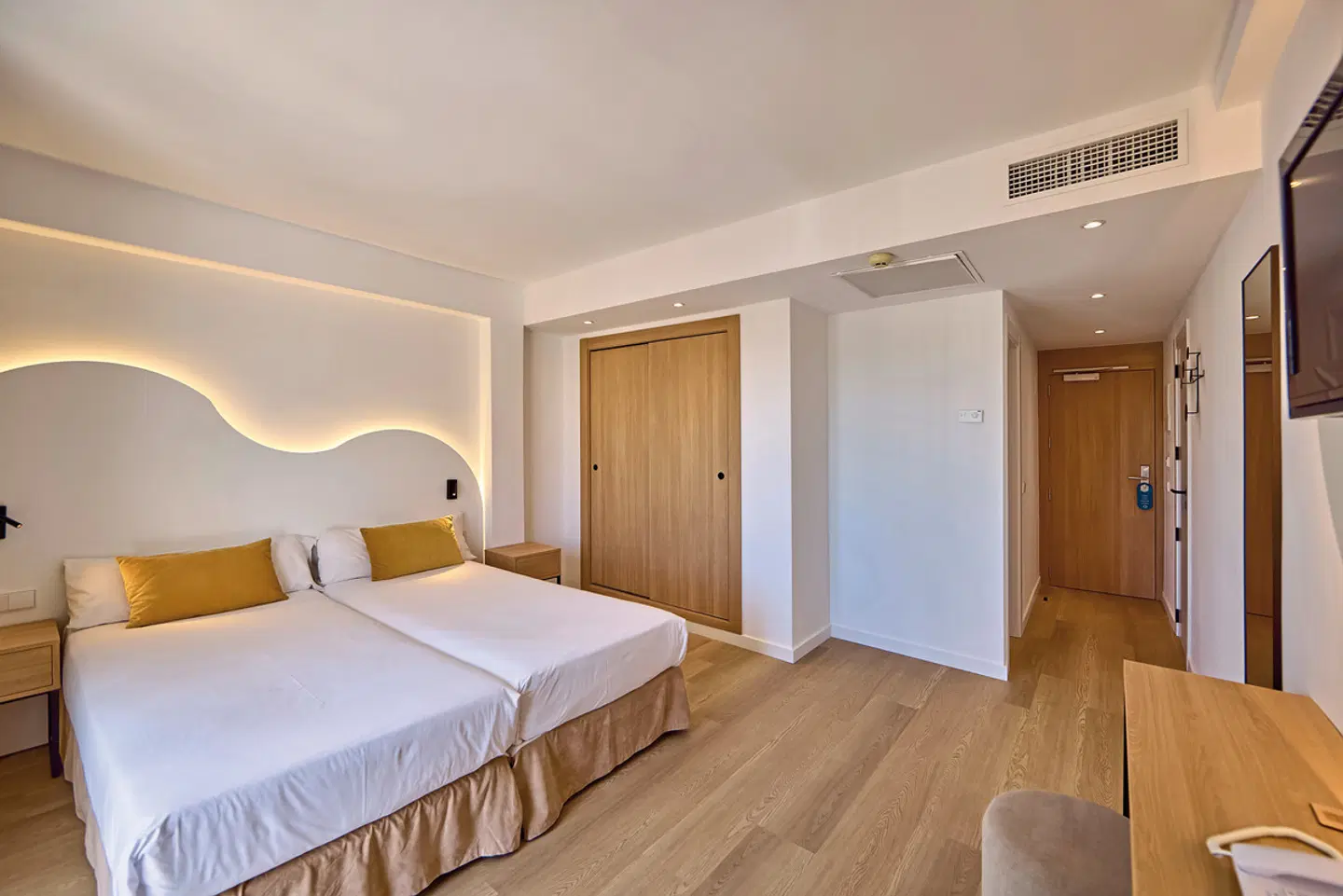 Universal Hotel Bikini ROOM_EXAMPLE