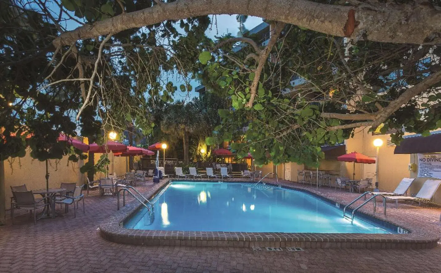 La Quinta Inn & Suites Cocoa Beach Oceanfront OUTDOOR_POOL