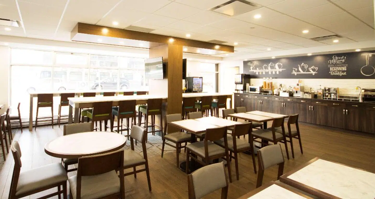 Best Western Plus Suites Downtown Calgary Restaurant
