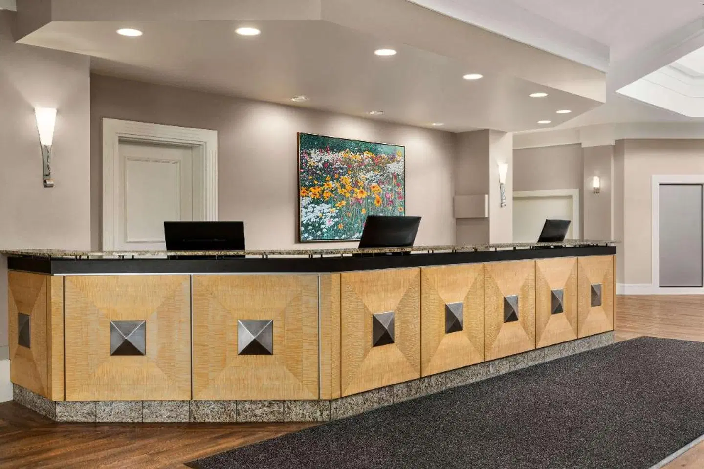 Royal Hotel Calgary, Trademark Collection by Wyndham Restaurant