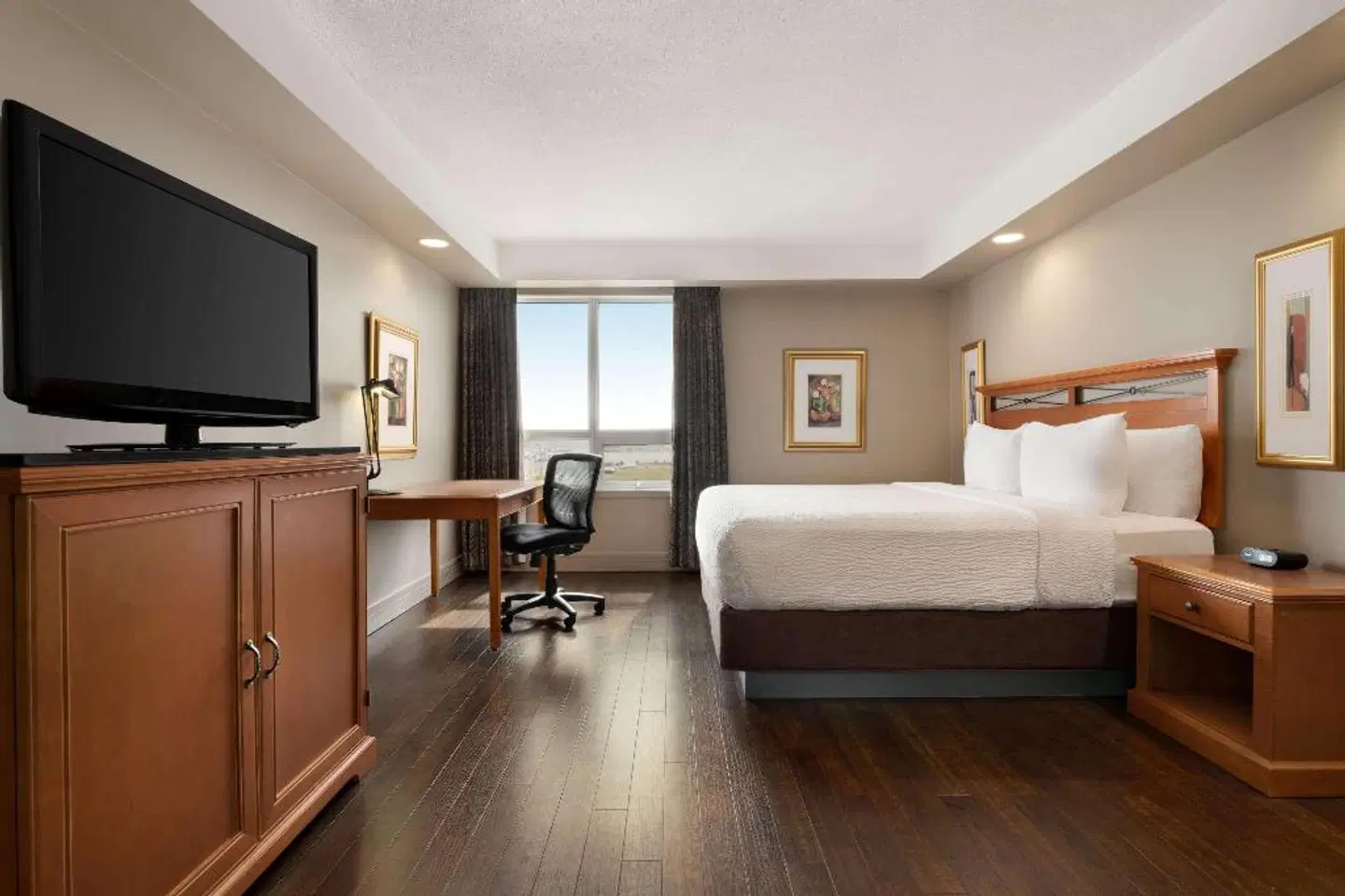 Royal Hotel Calgary, Trademark Collection by Wyndham ROOM_EXAMPLE