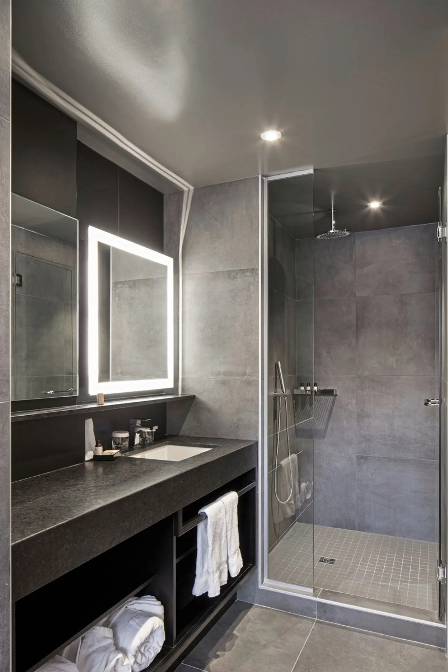 Hôtel Monville Badezimmer