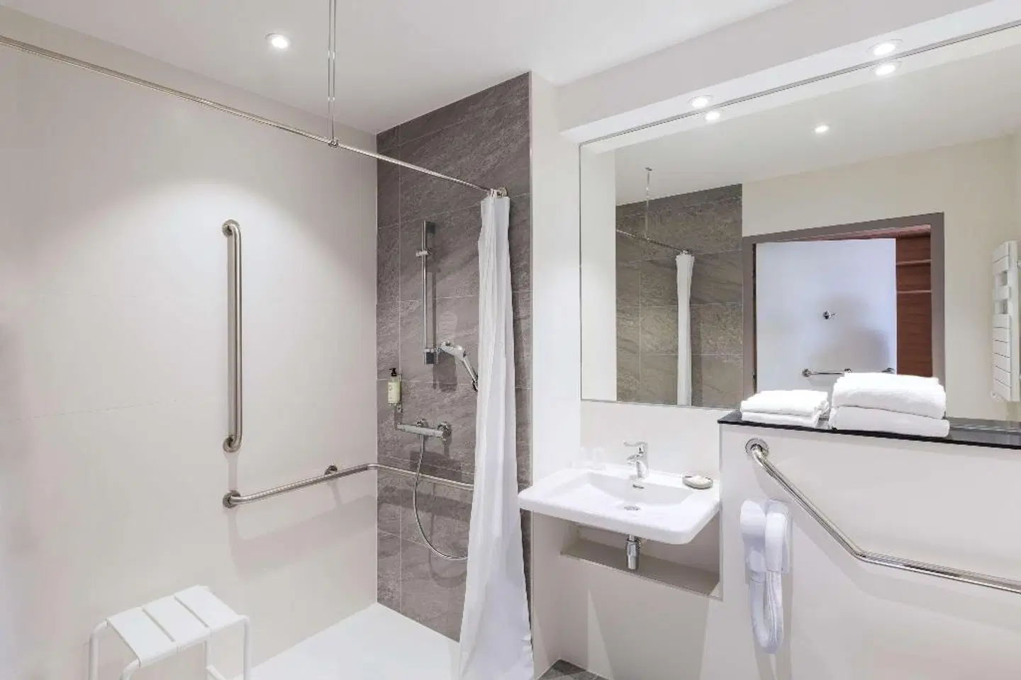 Best Western Plus Miami Airport North Hotel & Suites Badezimmer