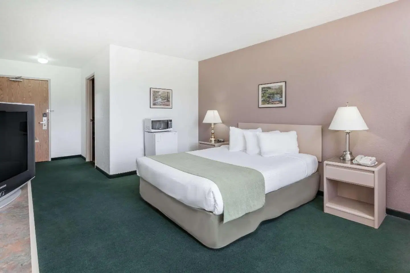 Super 8 by Wyndham Pincher Creek AB ROOM_EXAMPLE